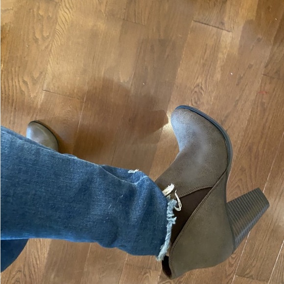 NIB Forever Dark brown high heel booties women’s ankle boots - Picture 2 of 5